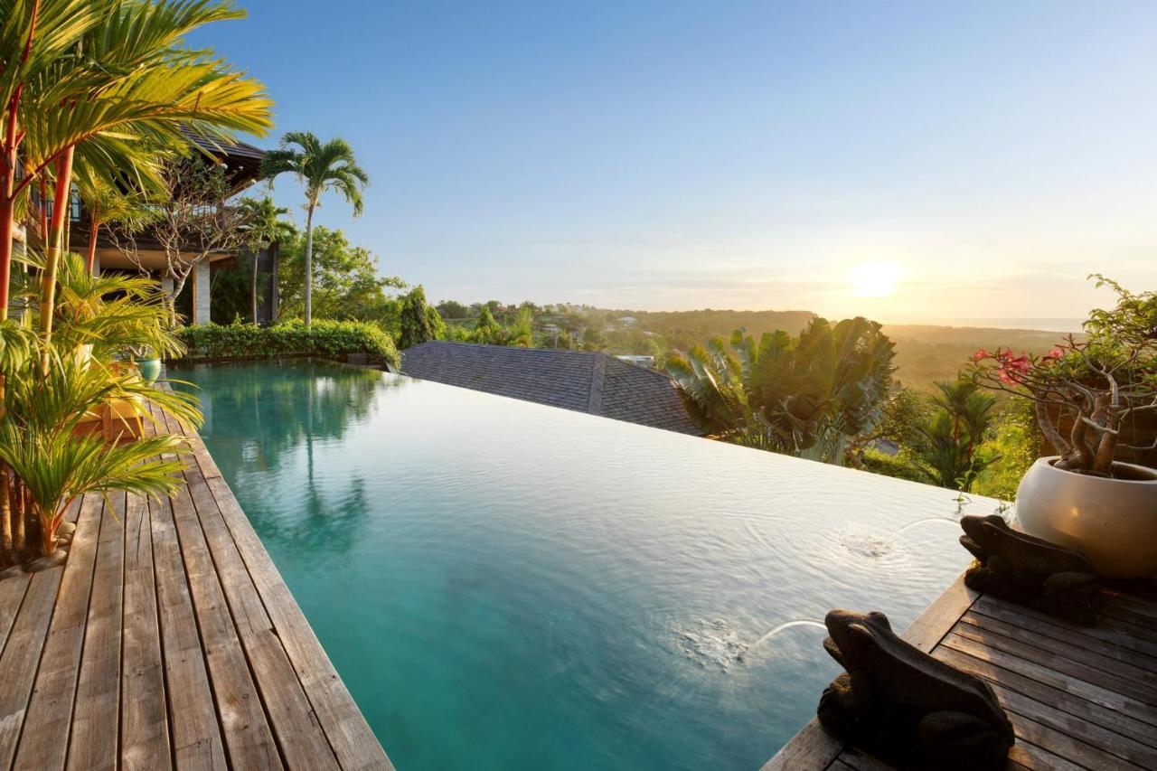 Hidden Hills - Small Luxury Of The World